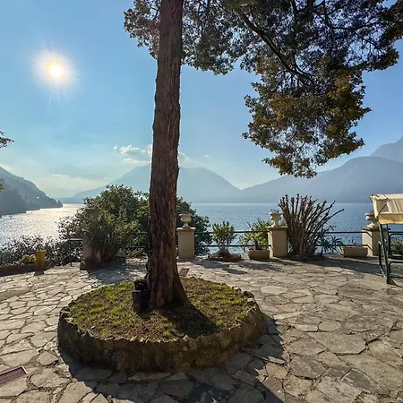 Villa Montagnetta - Terrace And Garden View